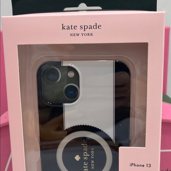 Kate Spade Phone Case for iPhone 13
NWT - Picture 4 of 16